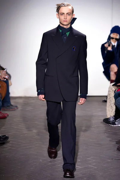 Look 9